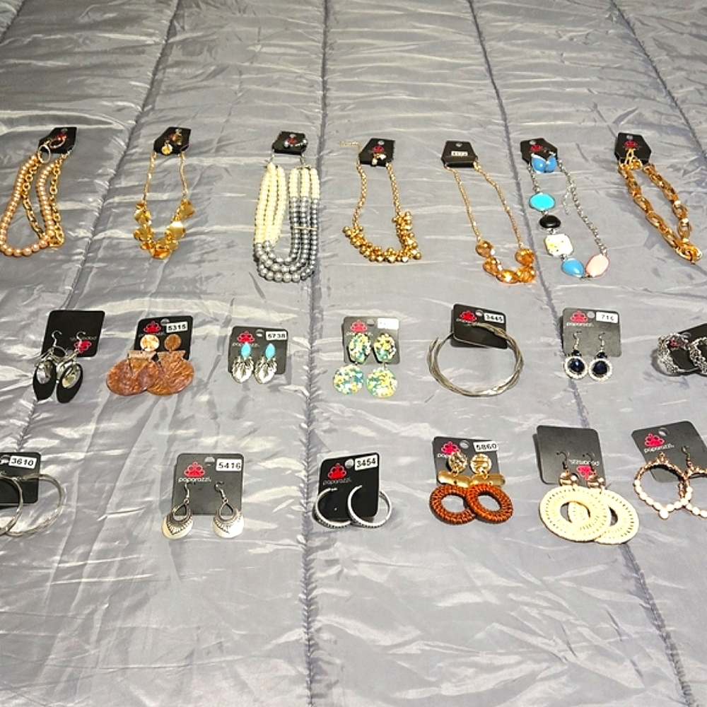 ALL 22 Paparazzi Jewelry for $100